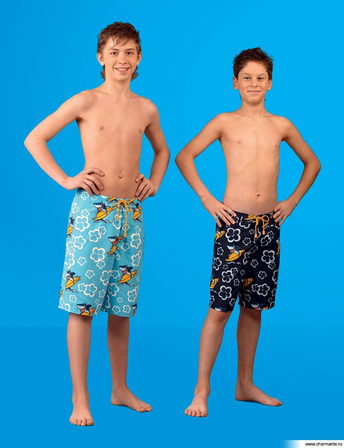 Можно и без мальчика. Мальчик без майки. Мальчик без одежды. Шорты для мальчиков подростков. Пляжные шорты для мальчика.